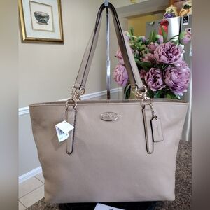 NWT COACH Ellis Nude Large Pebble Leather Tote